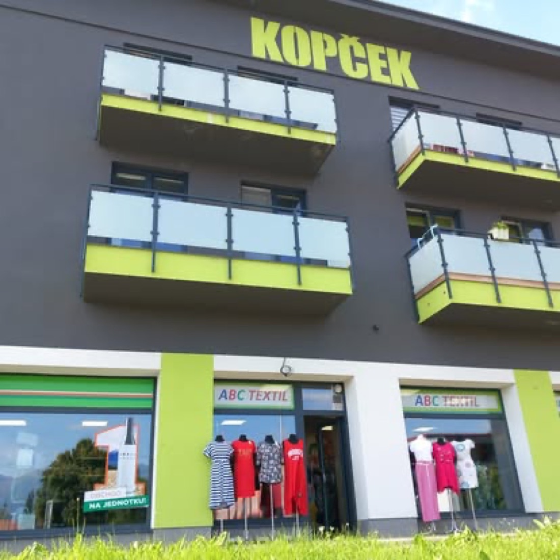 Budova Kopček s predajňou ABC Textil